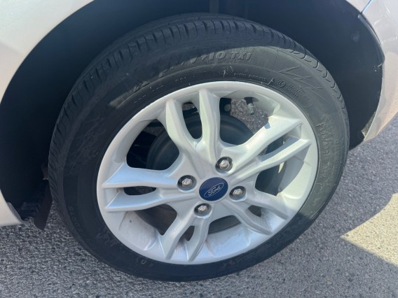 Aperçu de la photo 19 du véhicule FORD FIESTA