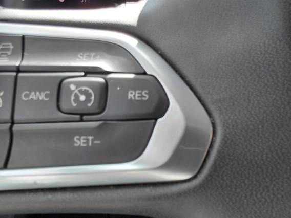 Aperçu de la photo 15 du véhicule JEEP COMPASS