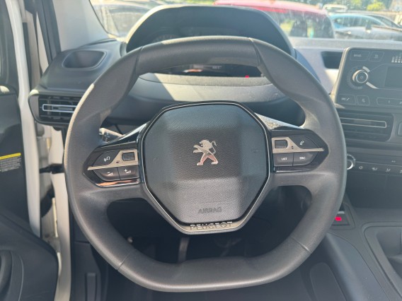 Aperçu de la photo 10 du véhicule PEUGEOT RIFTER