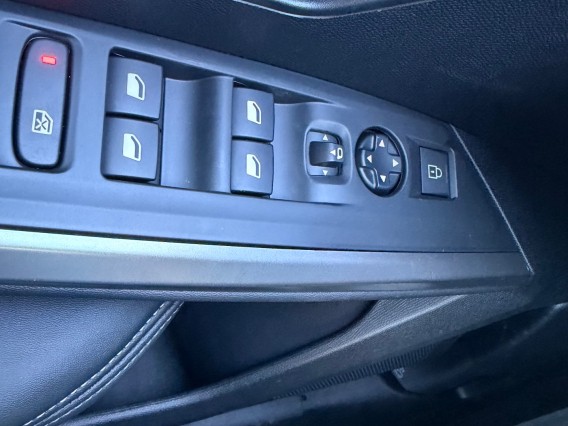 Aperçu de la photo 19 du véhicule PEUGEOT 3008