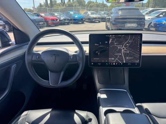 Aperçu de la photo 12 du véhicule TESLA MODEL Y