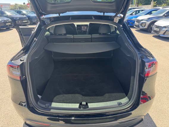 Aperçu de la photo 25 du véhicule TESLA MODEL Y
