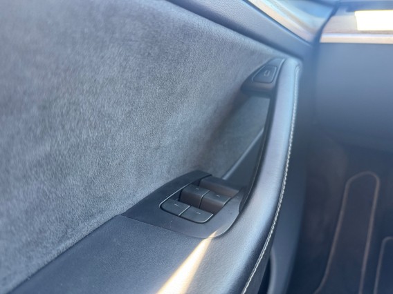 Aperçu de la photo 44 du véhicule TESLA MODEL Y