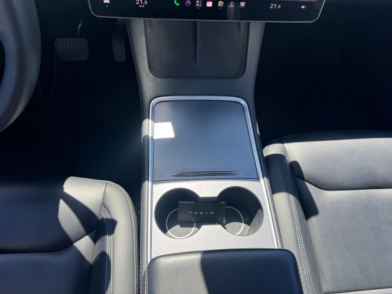 Aperçu de la photo 45 du véhicule TESLA MODEL Y