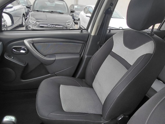 Aperçu de la photo 19 du véhicule DACIA DUSTER