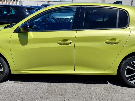 Aperçu de la photo 9 du véhicule PEUGEOT 208