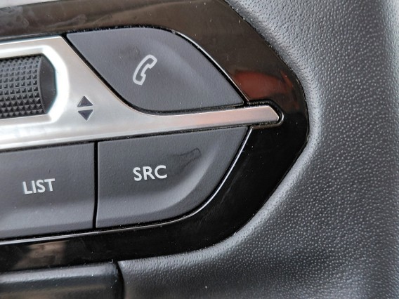 Aperçu de la photo 15 du véhicule PEUGEOT 208