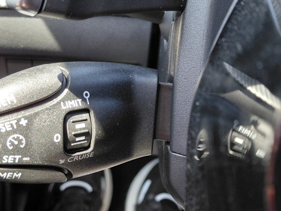Aperçu de la photo 18 du véhicule PEUGEOT 208