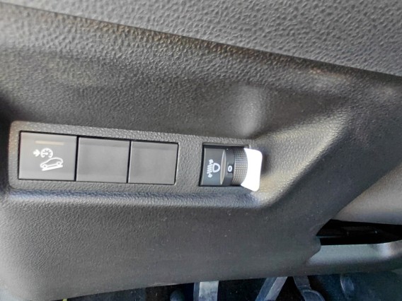 Aperçu de la photo 23 du véhicule JEEP AVENGER