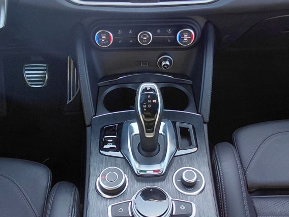 Aperçu de la photo 11 du véhicule ALFA ROMEO STELVIO