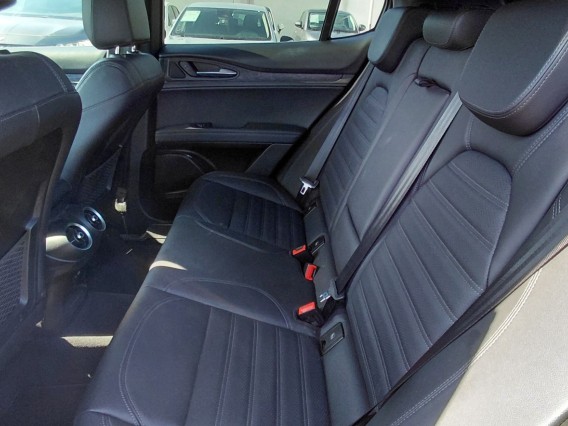 Aperçu de la photo 12 du véhicule ALFA ROMEO STELVIO