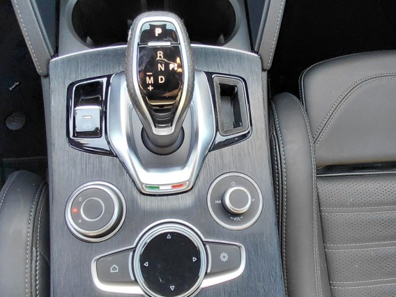 Aperçu de la photo 13 du véhicule ALFA ROMEO STELVIO