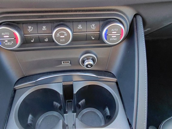 Aperçu de la photo 14 du véhicule ALFA ROMEO STELVIO