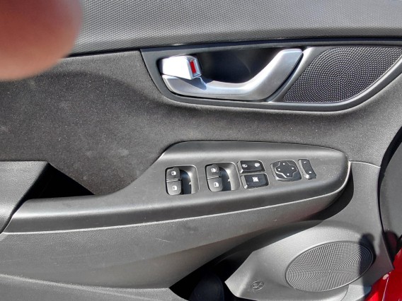 Aperçu de la photo 36 du véhicule HYUNDAI KONA
