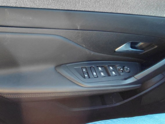 Aperçu de la photo 28 du véhicule PEUGEOT 408