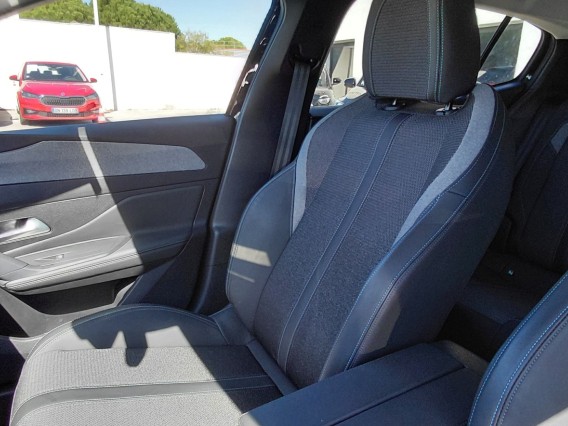 Aperçu de la photo 31 du véhicule PEUGEOT 408