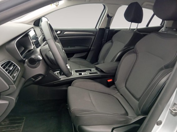 Aperçu de la photo 5 du véhicule RENAULT MEGANE IV BERLINE