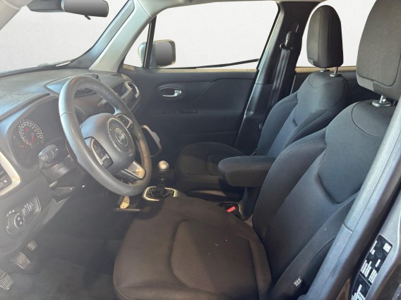 Aperçu de la photo 3 du véhicule JEEP RENEGADE