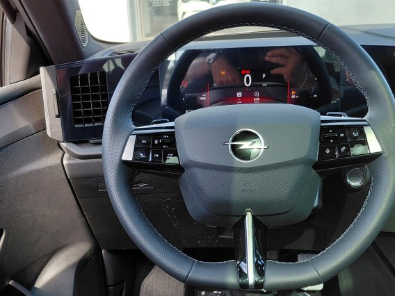 Aperçu de la photo 11 du véhicule OPEL ASTRA