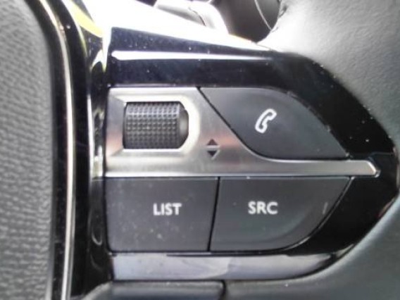 Aperçu de la photo 20 du véhicule PEUGEOT 2008
