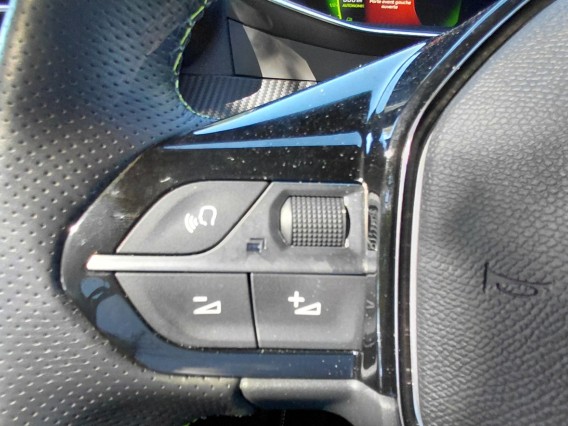 Aperçu de la photo 20 du véhicule PEUGEOT 208