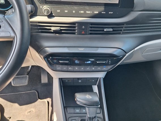 Aperçu de la photo 10 du véhicule HYUNDAI i20