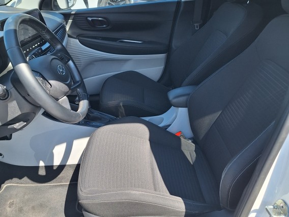 Aperçu de la photo 14 du véhicule HYUNDAI i20