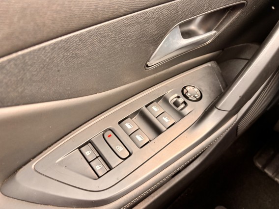 Aperçu de la photo 18 du véhicule PEUGEOT 308
