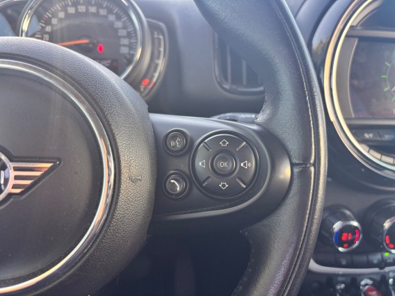 Aperçu de la photo 16 du véhicule MINI COUNTRYMAN F60 LCI