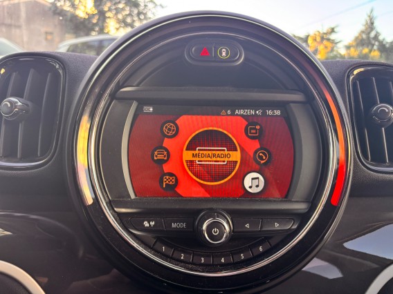 Aperçu de la photo 25 du véhicule MINI COUNTRYMAN F60 LCI