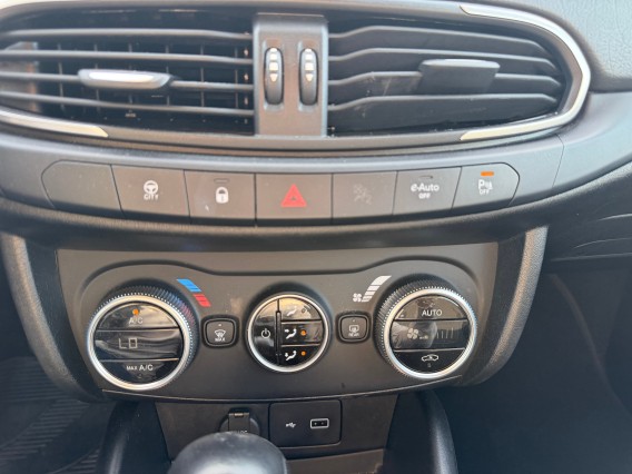 Aperçu de la photo 16 du véhicule FIAT TIPO CROSS SW MY22