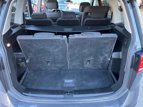 Aperçu de la photo 18 du véhicule VOLKSWAGEN TOURAN