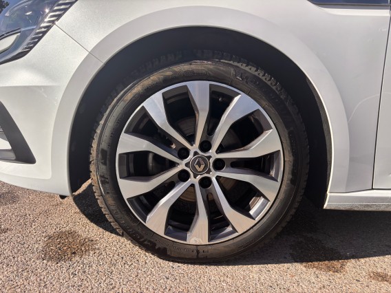 Aperçu de la photo 10 du véhicule RENAULT MEGANE IV ESTATE