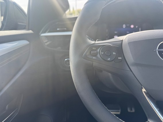 Aperçu de la photo 10 du véhicule OPEL CORSA
