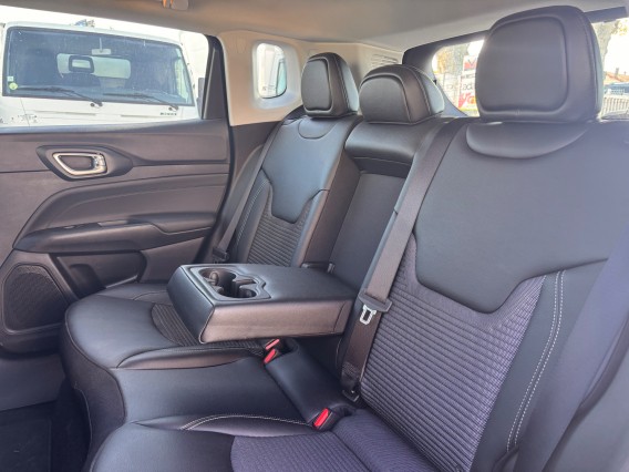 Aperçu de la photo 15 du véhicule JEEP COMPASS
