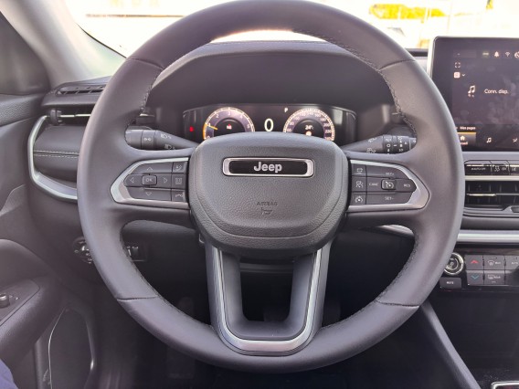 Aperçu de la photo 17 du véhicule JEEP COMPASS