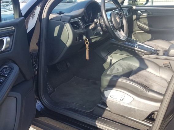 Aperçu de la photo 10 du véhicule PORSCHE MACAN