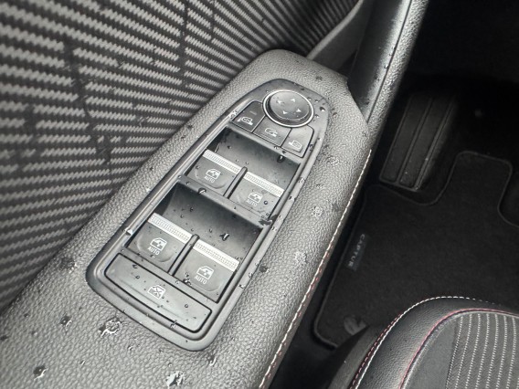 Aperçu de la photo 17 du véhicule RENAULT CAPTUR