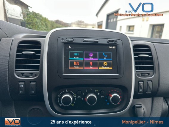 Aperçu de la photo 9 du véhicule RENAULT TRAFIC COMBI