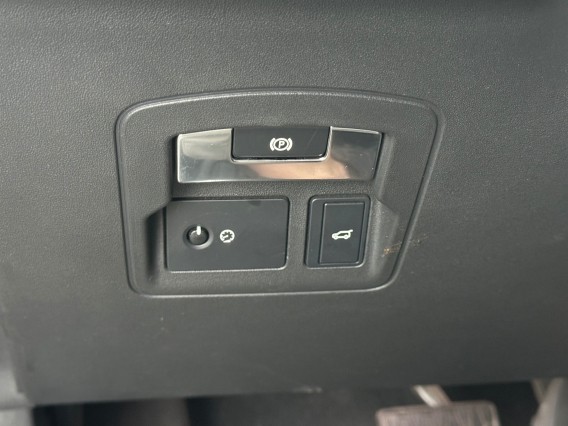 Aperçu de la photo 23 du véhicule LAND-ROVER RANGE ROVER VELAR