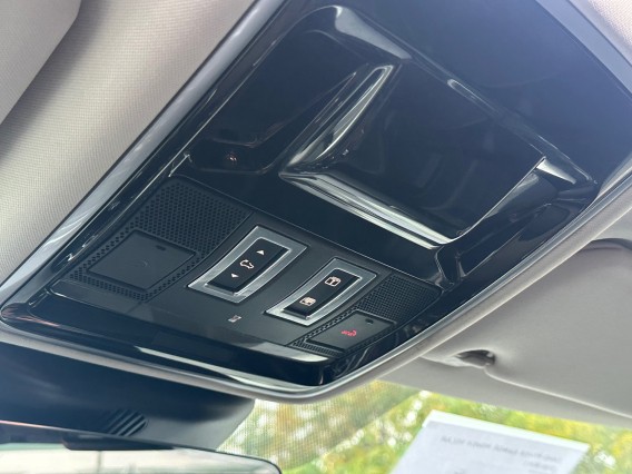 Aperçu de la photo 28 du véhicule LAND-ROVER RANGE ROVER VELAR