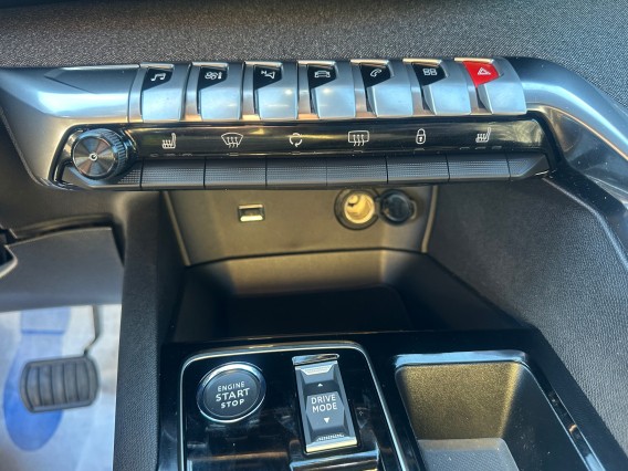 Aperçu de la photo 23 du véhicule PEUGEOT 3008