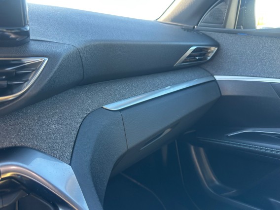 Aperçu de la photo 28 du véhicule PEUGEOT 3008