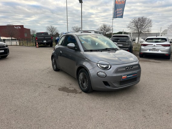 Photo du véhicule FIAT 500e BERLINE MY22 SERIE 1 STEP 2