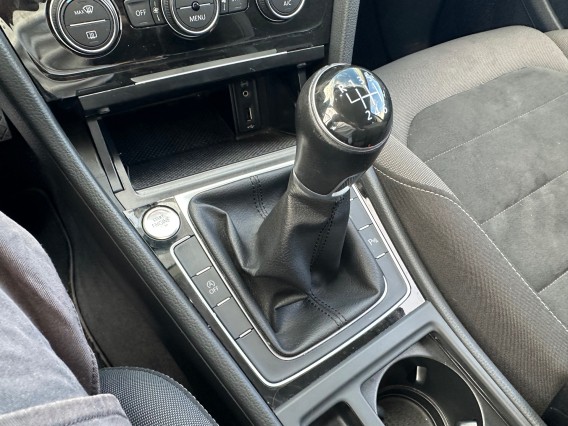 Aperçu de la photo 19 du véhicule VOLKSWAGEN GOLF