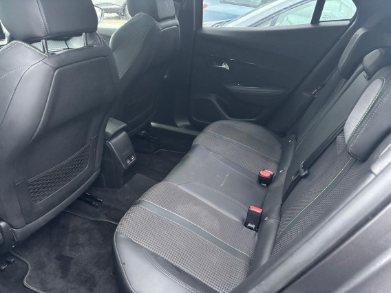 Aperçu de la photo 13 du véhicule PEUGEOT 2008