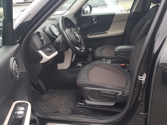 Aperçu de la photo 11 du véhicule MINI COUNTRYMAN F60