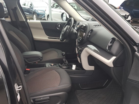 Aperçu de la photo 16 du véhicule MINI COUNTRYMAN F60