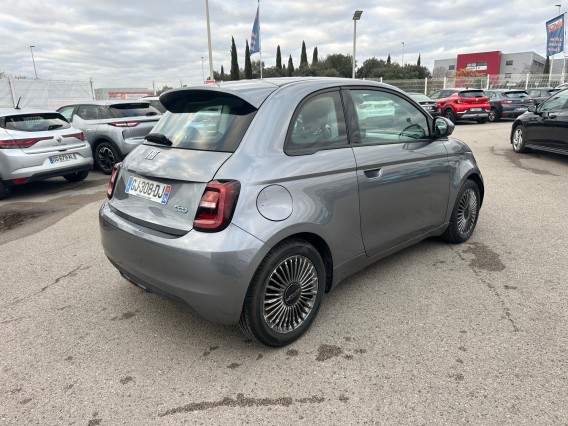 Aperçu de la photo 7 du véhicule FIAT 500e BERLINE MY22 SERIE 1 STEP 2