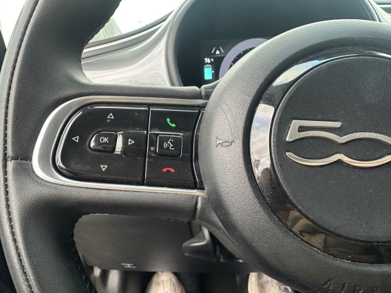 Aperçu de la photo 15 du véhicule FIAT 500e BERLINE MY22 SERIE 1 STEP 2